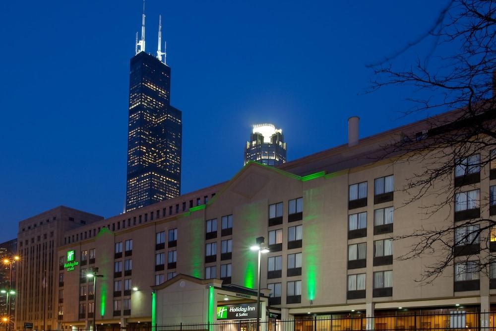 Holiday Inn and Suites Chicago Downtown photo 4