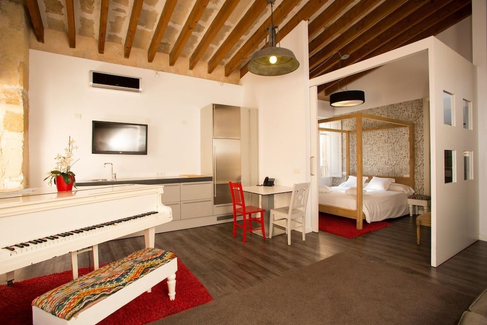 HOTEL BRONDO ARCHITECT photo 3