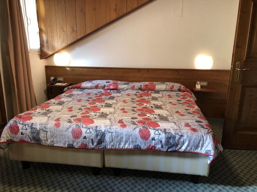 Majoni Hotel photo 3