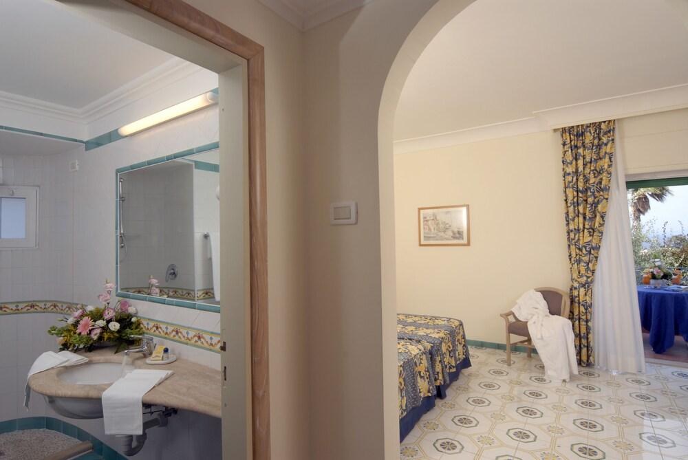 Continental Mare photo 3