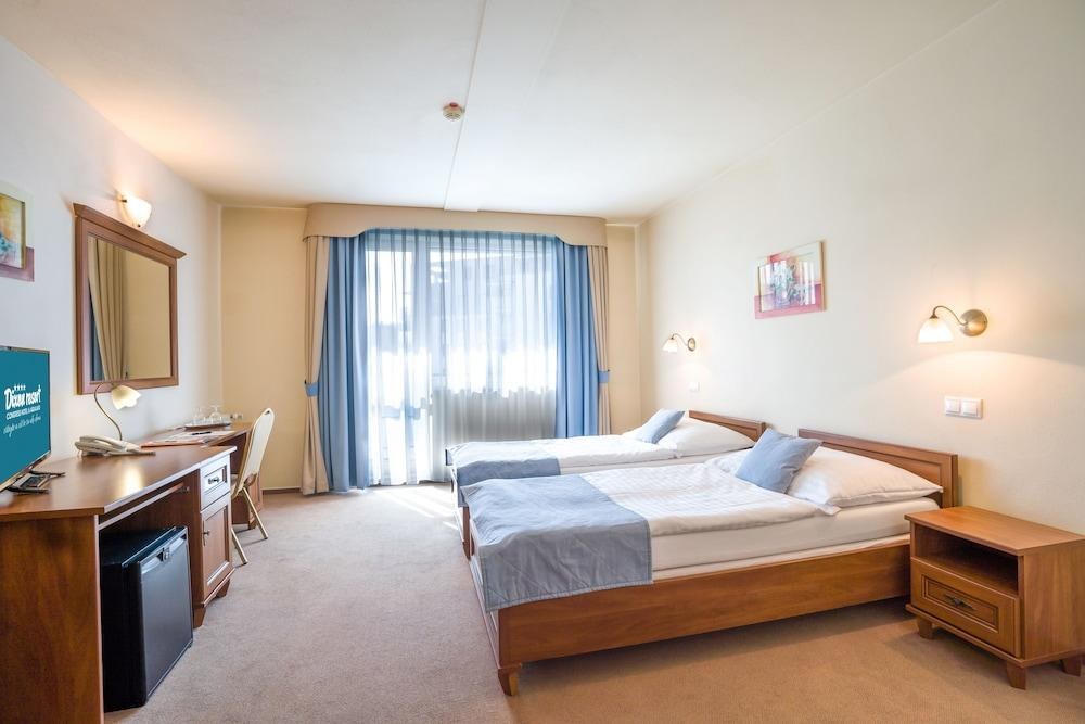 DIXON RESORT CONGRESS HOTEL AND AQUALAND