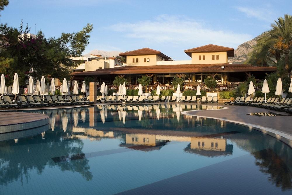 Crystal Aura Beach Resort & Spa photo 3
