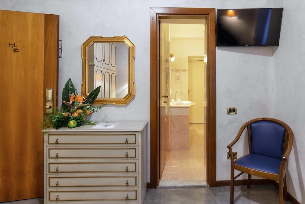 HOTEL SANTA PRISCA photo 2