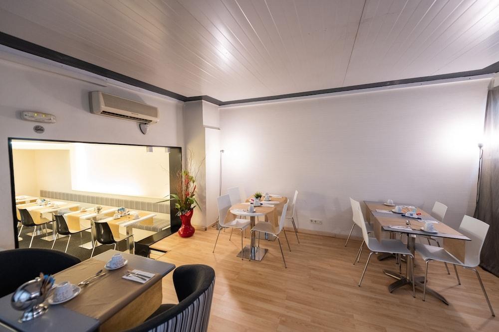 Atenea Rekord Suites photo 4
