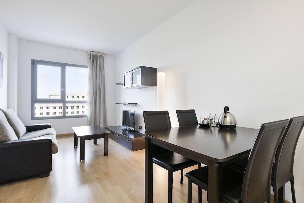 Madrid Airport Suites Affiliated by Meliá photo 4