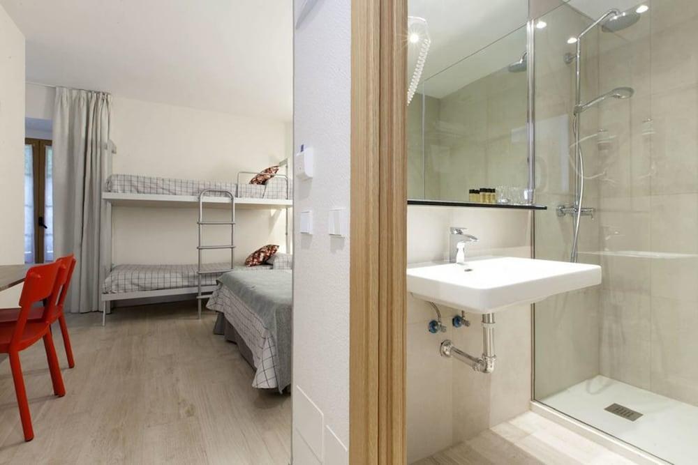 HOSTAL CASTILLA II PUERTA DEL SOL photo 2