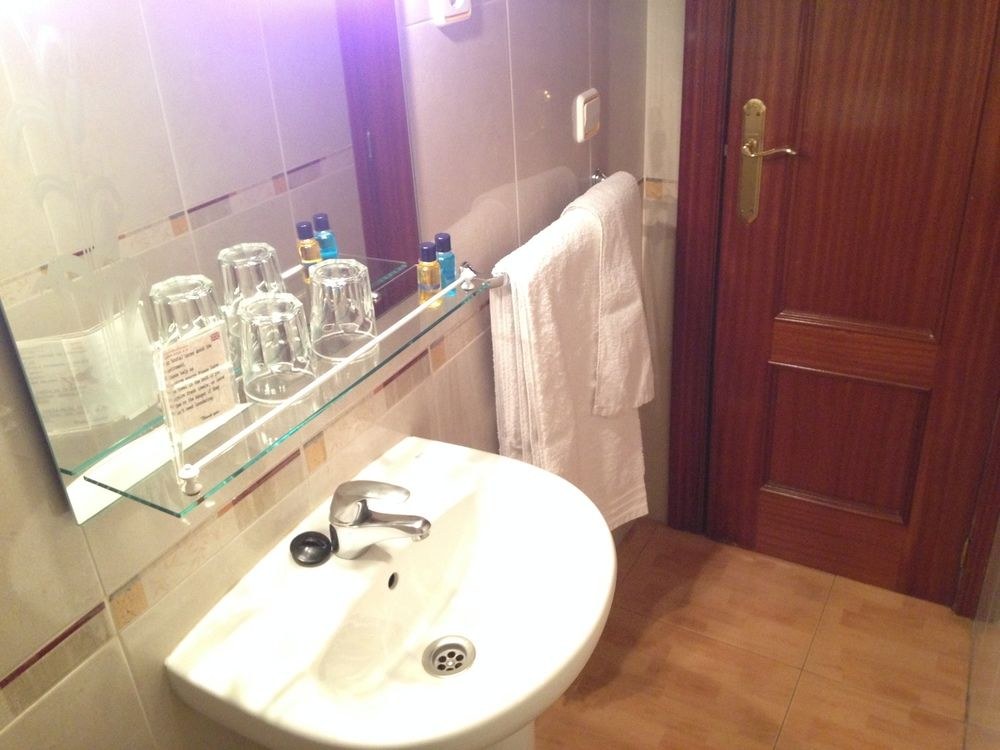 Hostal Maria Luisa photo 2