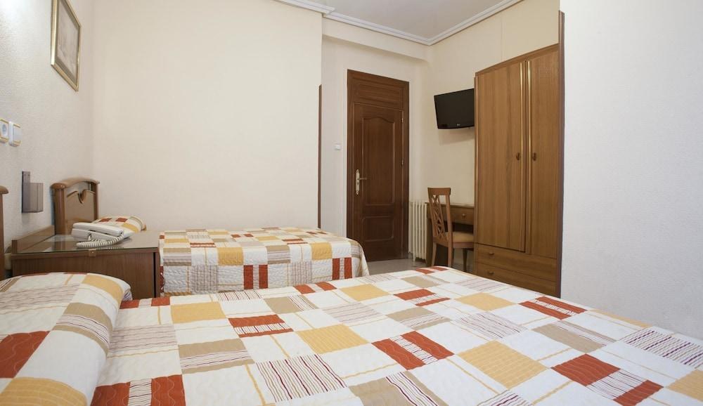 Hostal Maria Luisa photo 3