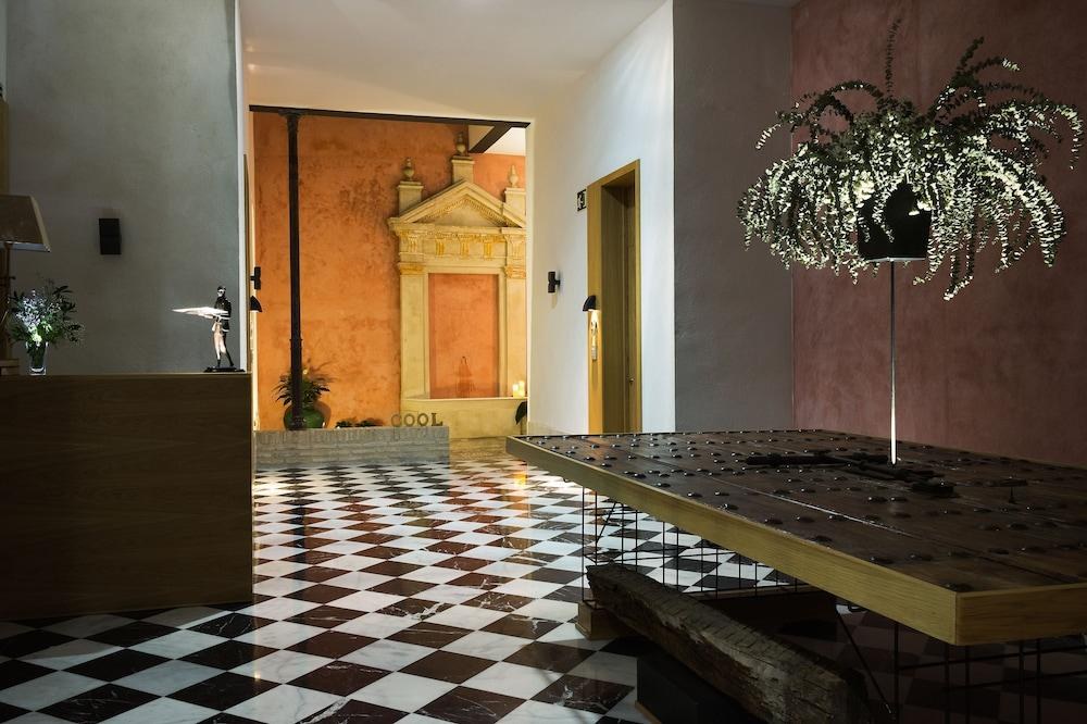 Aguilas5 SevillaSuites photo 3