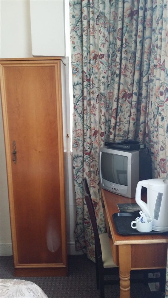 PEMBRIDGE PALACE HOTEL