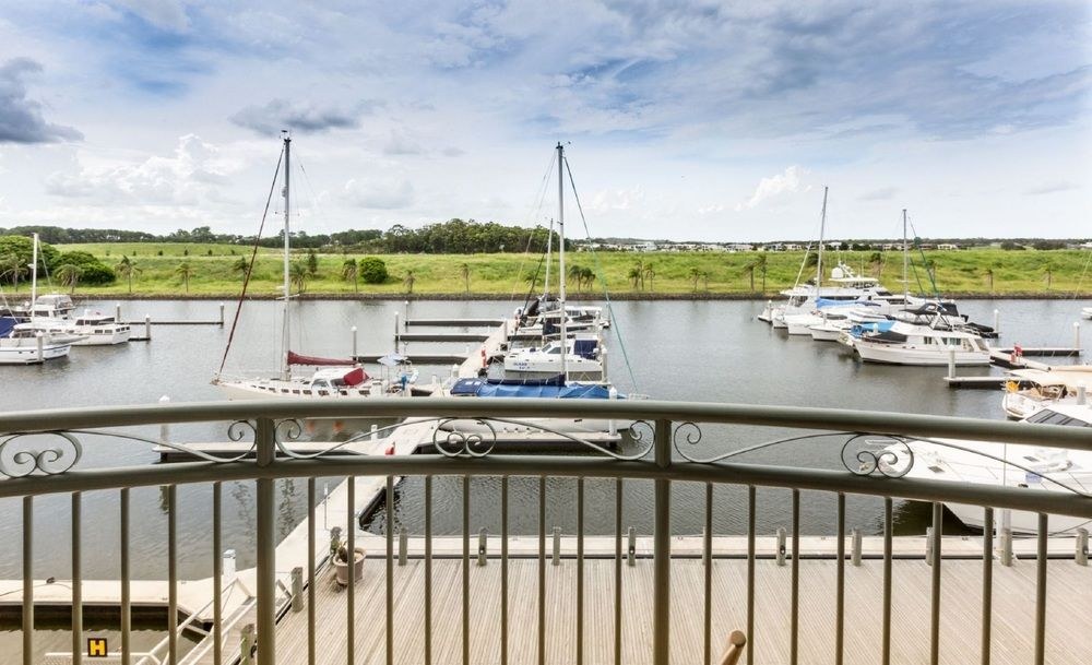 RAMADA BY WYNDHAM HOPE HARBOUR