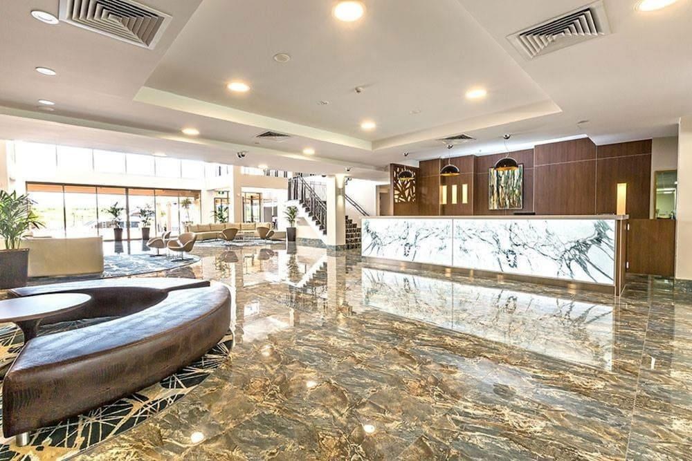 RAMADA BY WYNDHAM HOPE HARBOUR photo 2