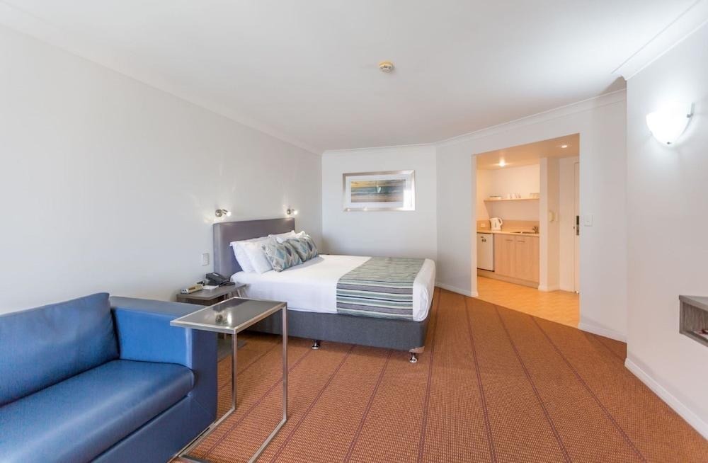 RAMADA BY WYNDHAM HOPE HARBOUR photo 3