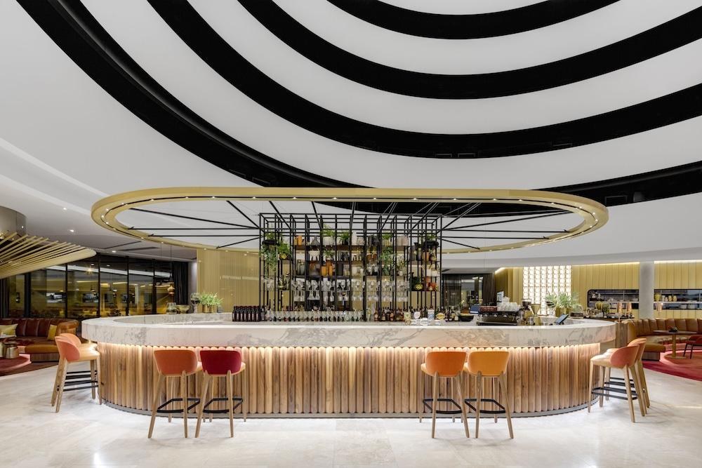 VIBE HOTEL CANBERRA AIRPORT photo 4