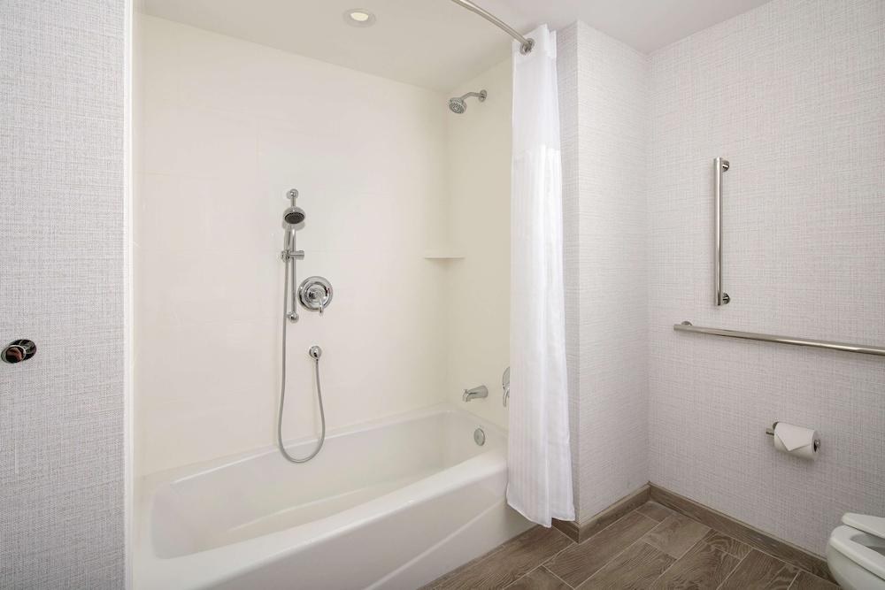 HILTON GARDEN INN BRICKELL SOUTH photo 4