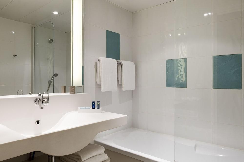 NOVOTEL LYON GERLAND photo 3