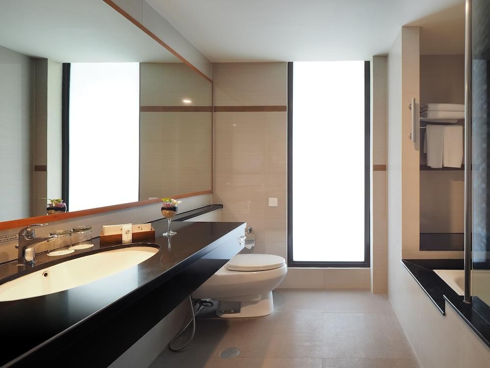 SWISS BELHOTEL RAINFOREST KUTA photo 4