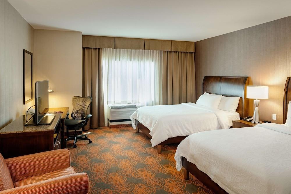 HILTON GARDEN INN DOWNTOWN photo 2