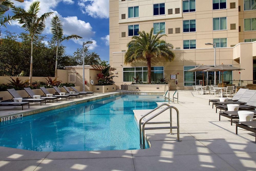 HYATT PLACE MIAMI AIRPORT EAST photo 2