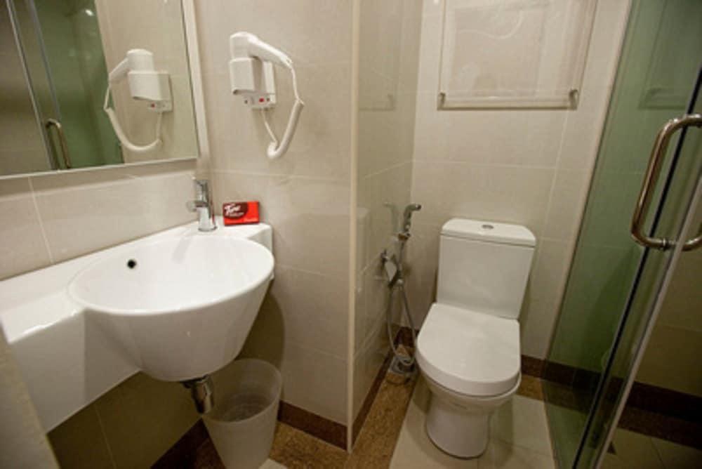 TUNE HOTELS DANGA BAY photo 3