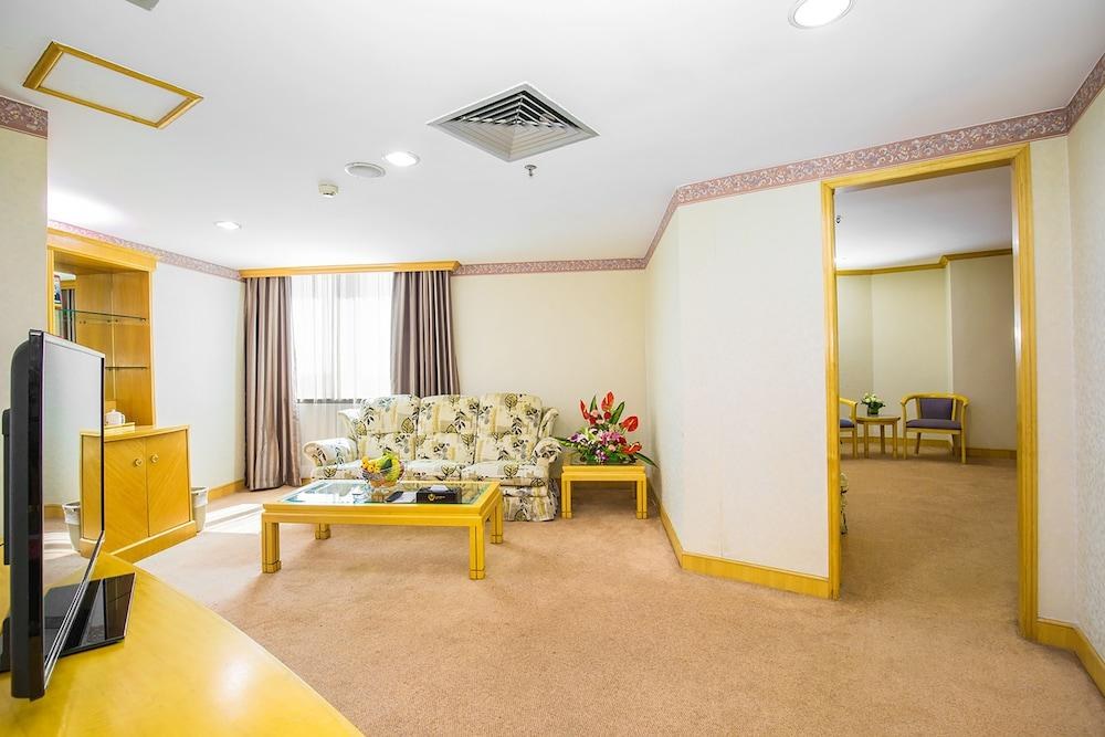 NEW CENTURY HOTEL photo 3