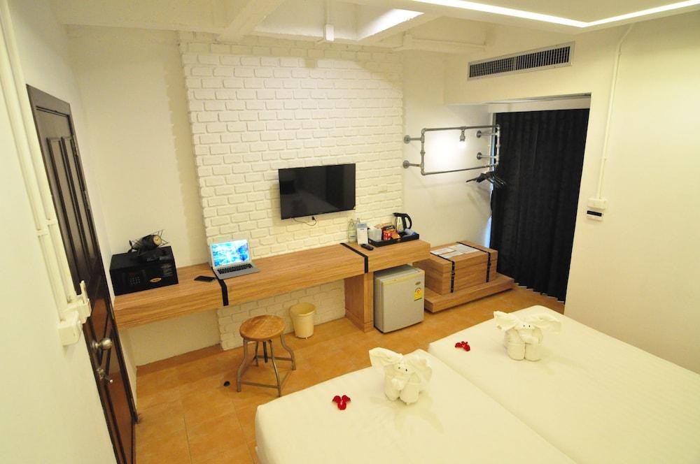 Forty Winks Phuket Hotel photo 2