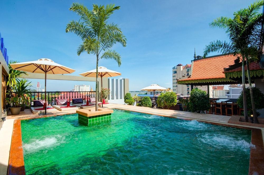 QUEEN GRAND BOUTIQUE HOTEL photo 2