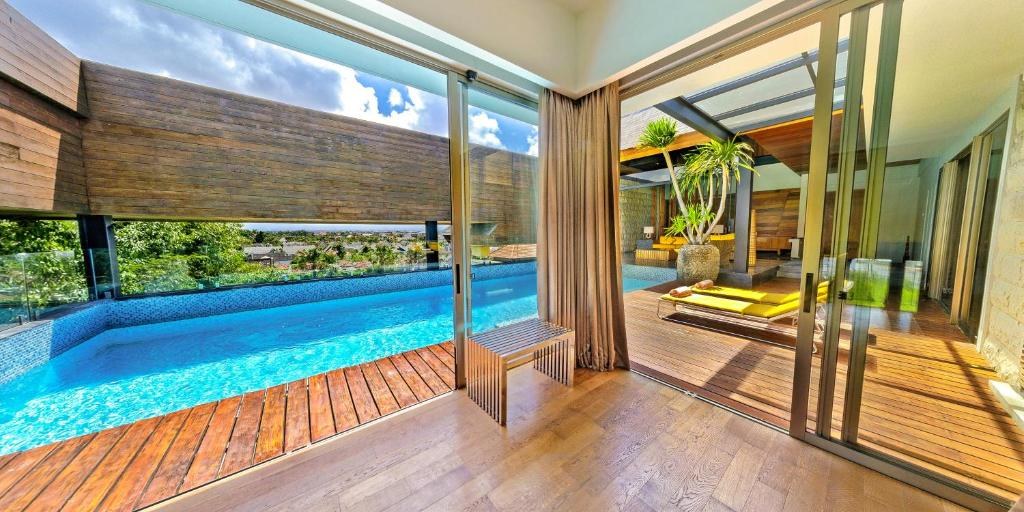 TS SUITES SEMINYAK photo 2