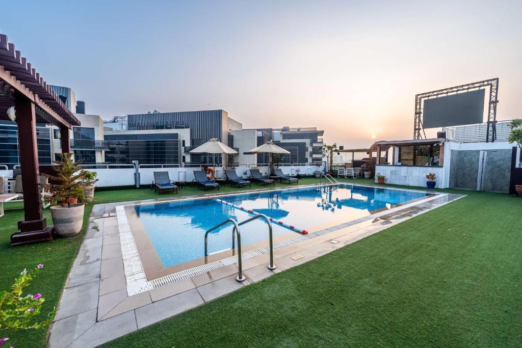 Hilton Garden Inn Dubai Jumeirah photo 1