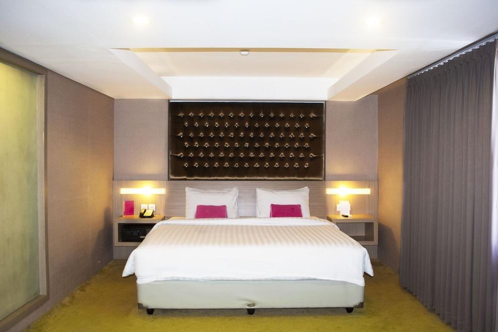The Vasini Hotel photo 2