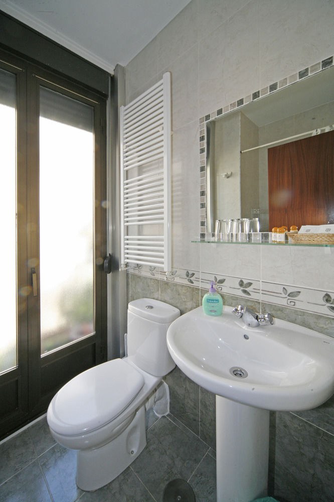 HOSTAL SAN ANTONIO photo 2