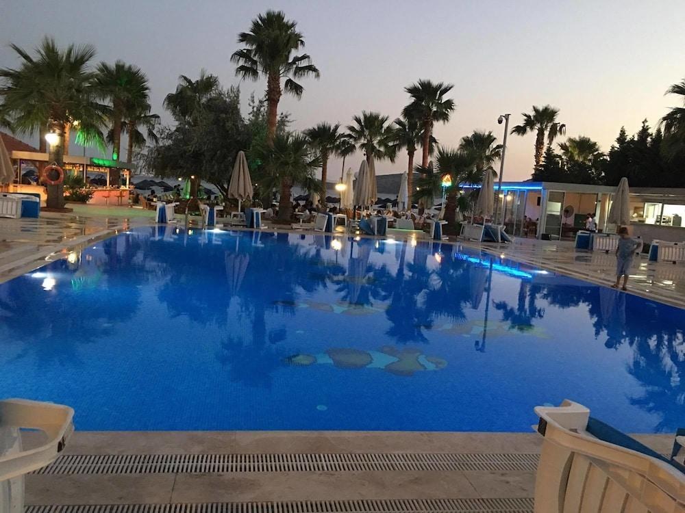 NAGI BEACH HOTEL photo 4