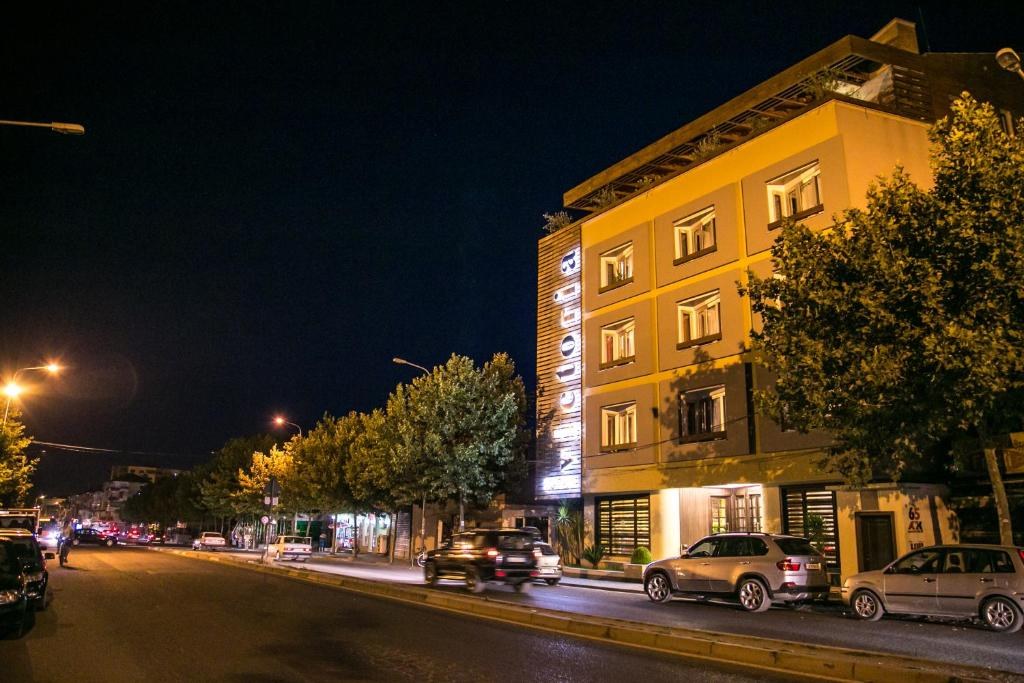 VICTORIA  HOTEL