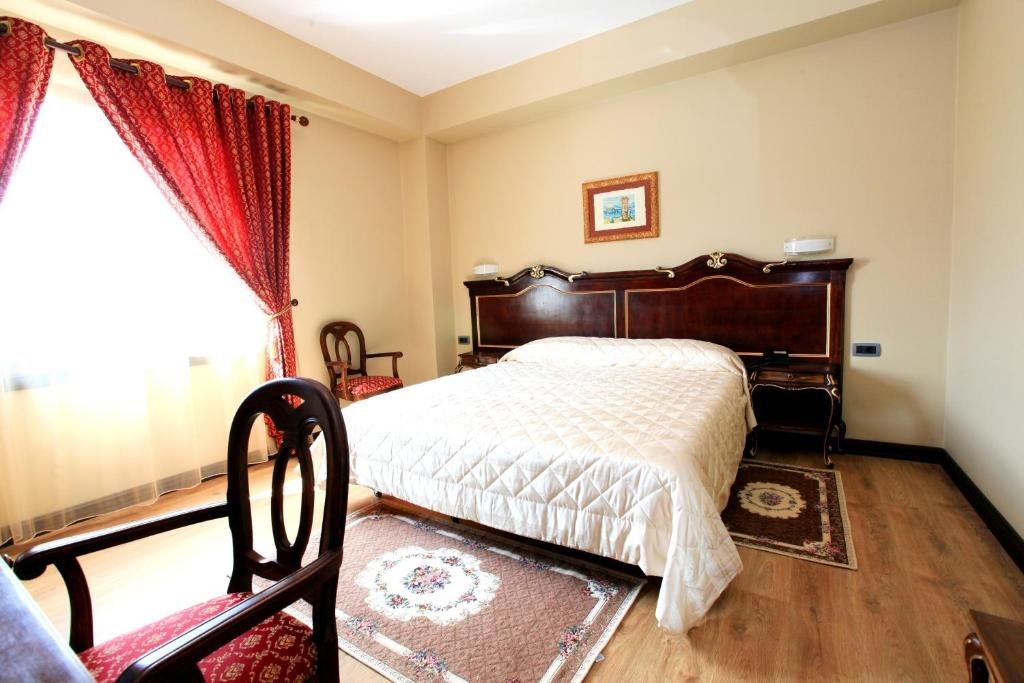 VICTORIA  HOTEL photo 1