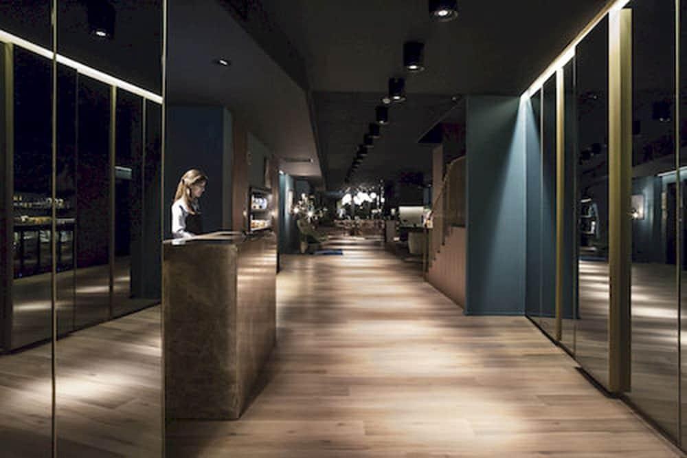 HOTEL YURBBAN TRAFALGAR photo 3