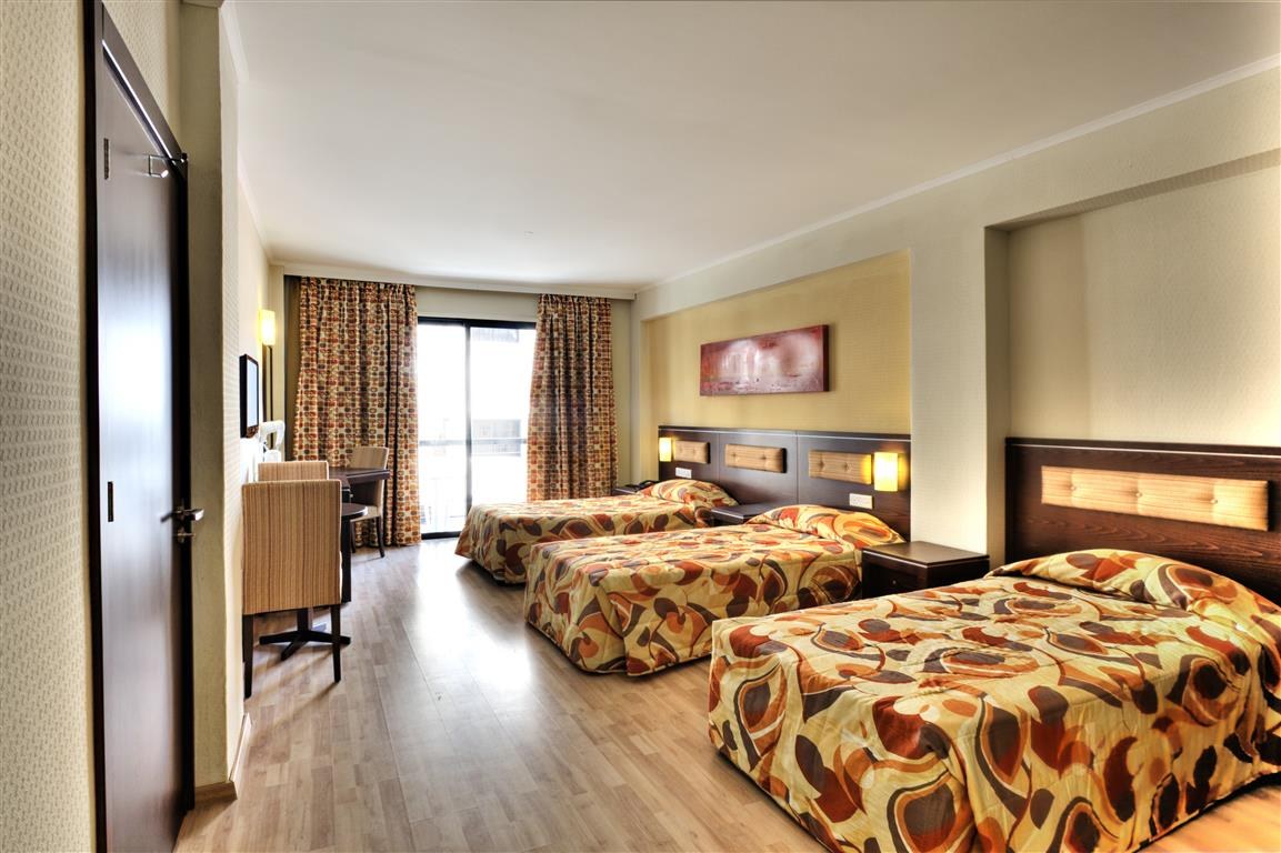 LIVADHIOTIS CITY HOTEL photo 3