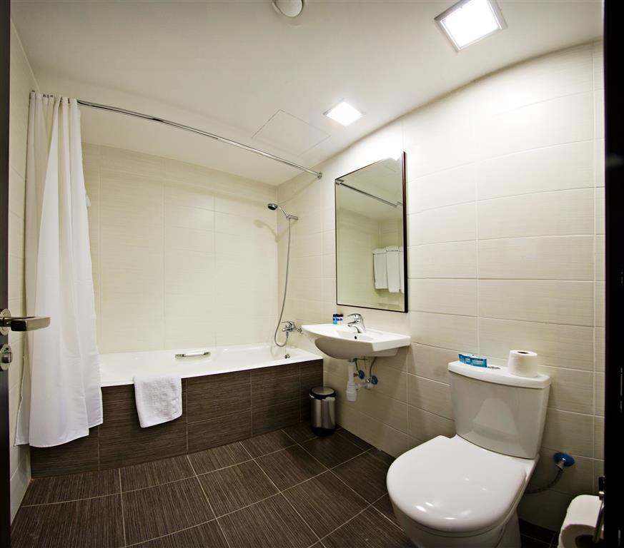 LIVADHIOTIS CITY HOTEL photo 4