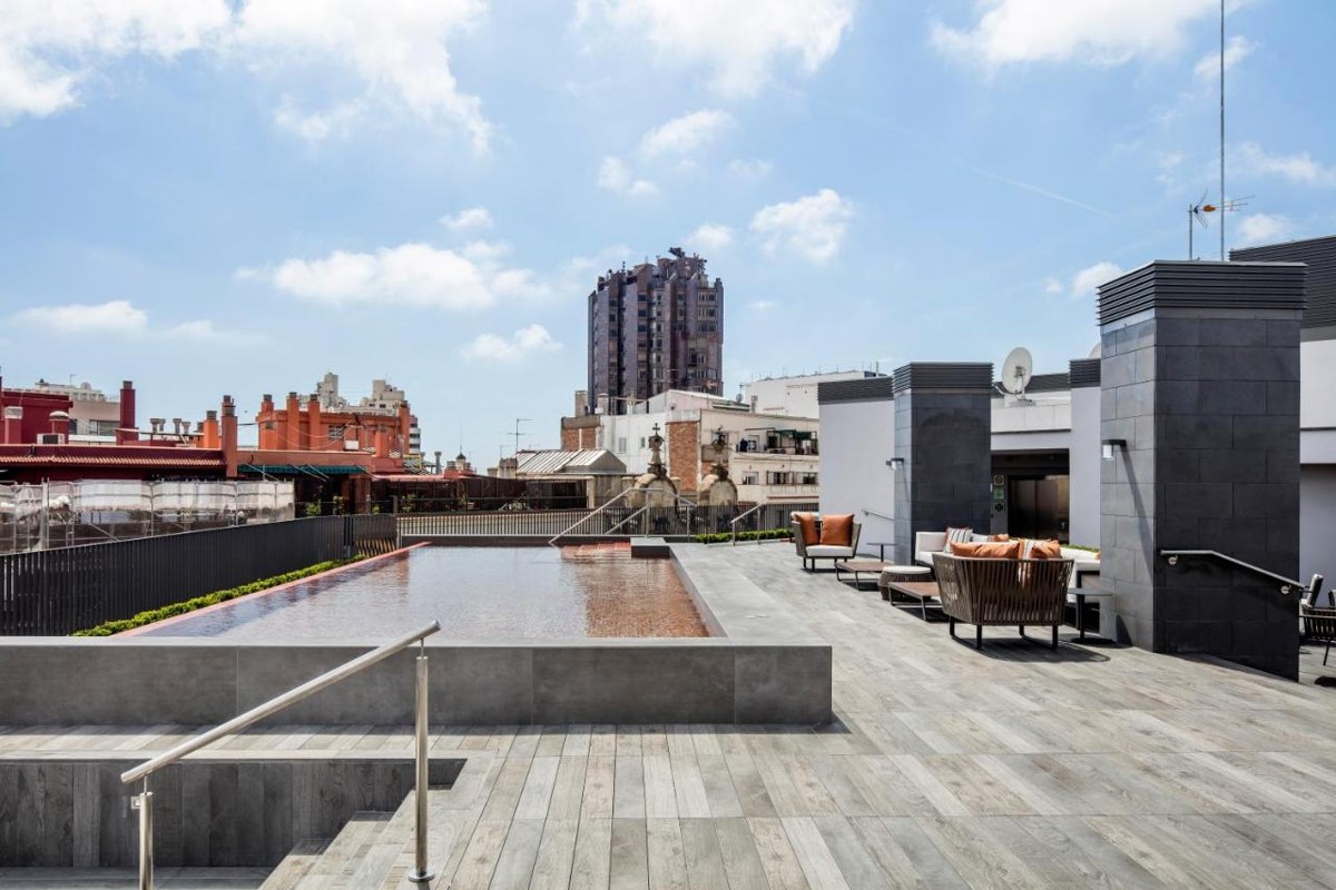 MIDTOWN APARTMENTS photo 3