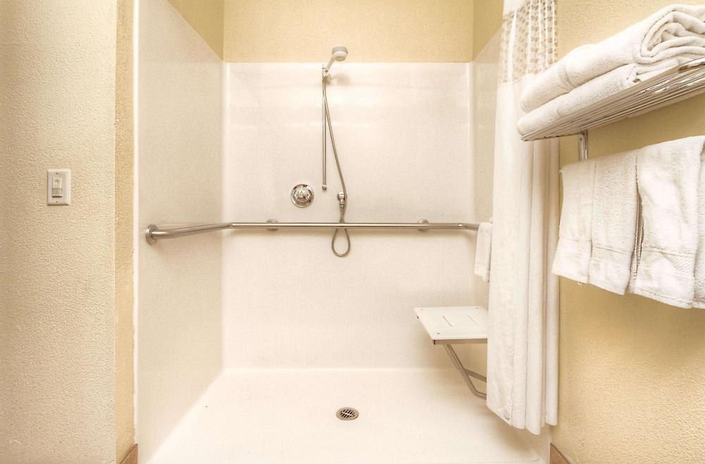 Hampton Inn & Suites Las Vegas-Henderson photo 2