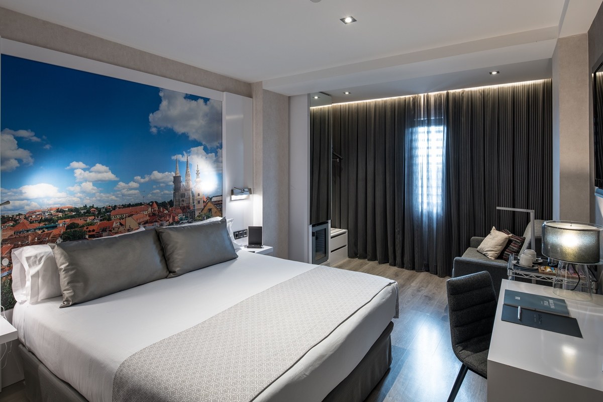 HOTEL CATALONIA GRAN VIA BCN photo 2