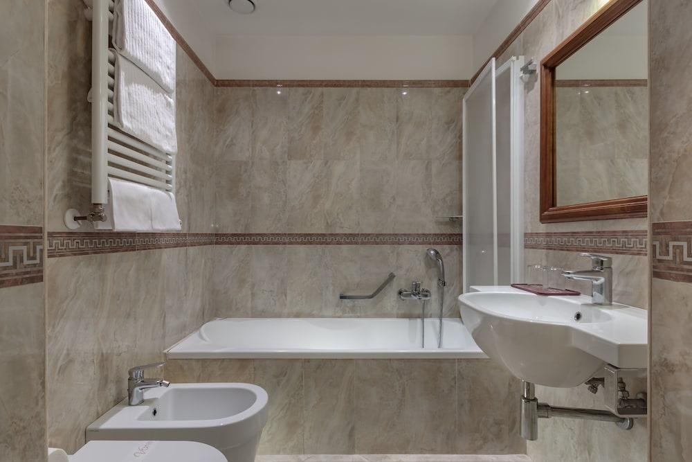 Borromeo Hotel photo 4
