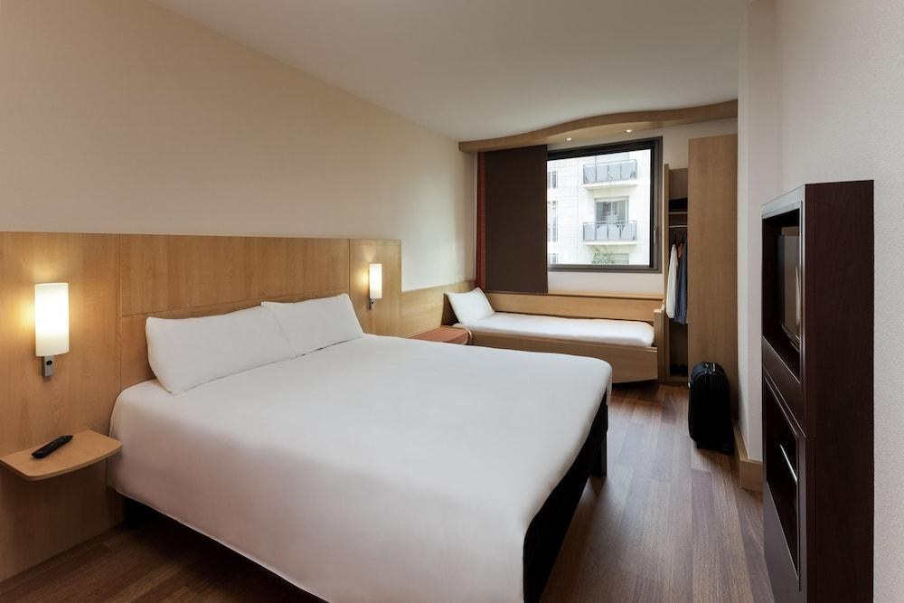 ibis Barcelona Pza Glories 22 photo 2
