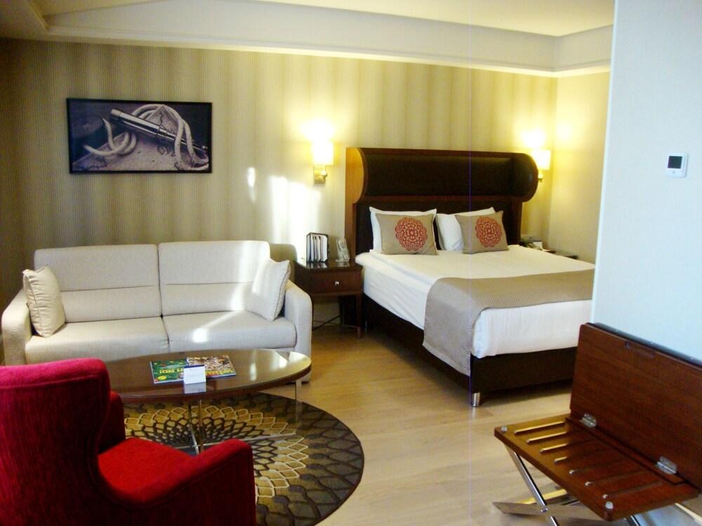 TITANIC COMFORT SISLI HOTEL photo 2