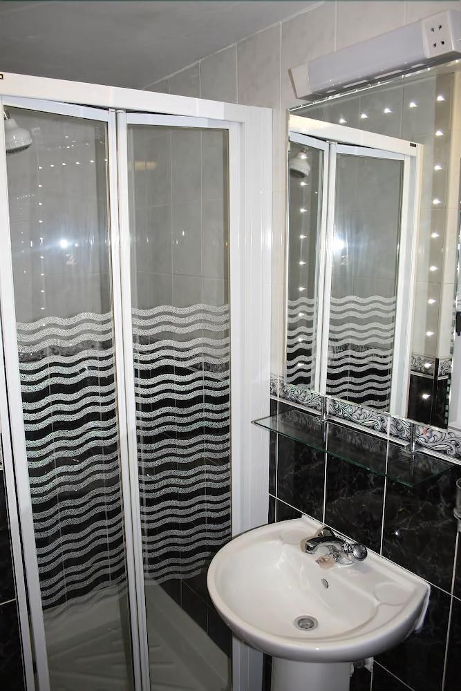 Avon Hotel photo 3