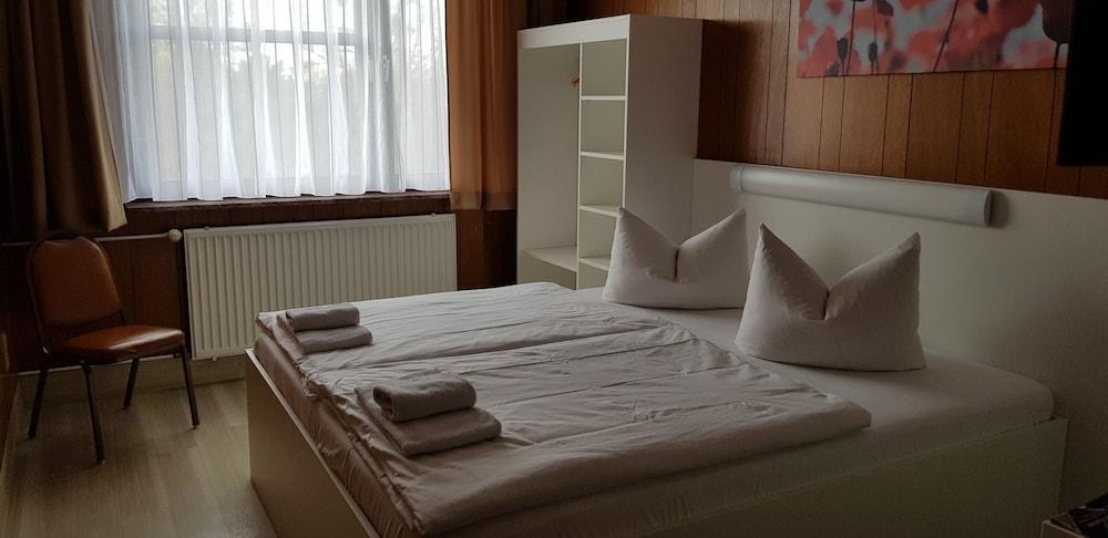 Central Hotel Tegel photo 3