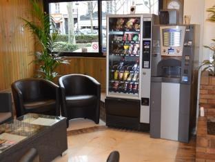 HOTEL BEAUQUARTIER MONTMARTRE. photo 3