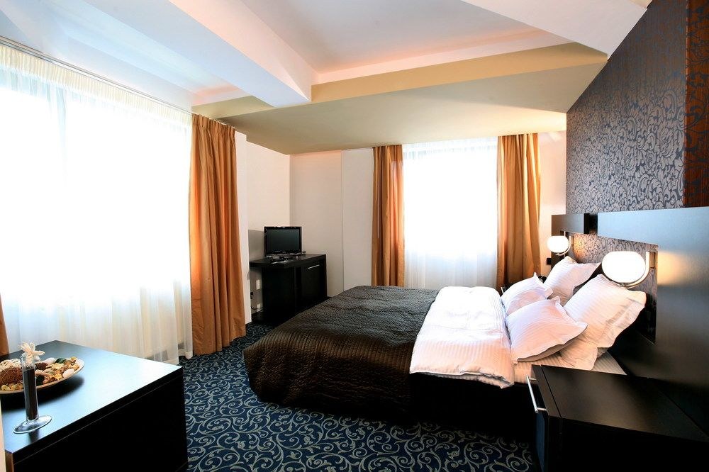 Ambiance Hotel photo 1