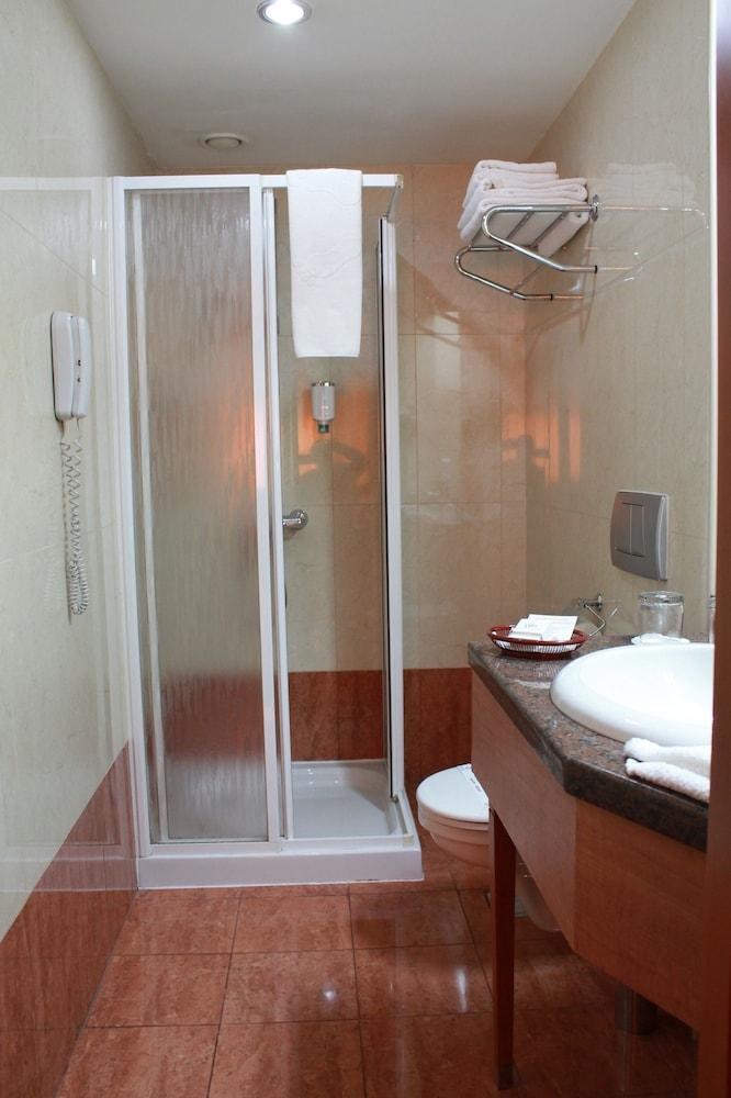 Duke Hotel Romana photo 2