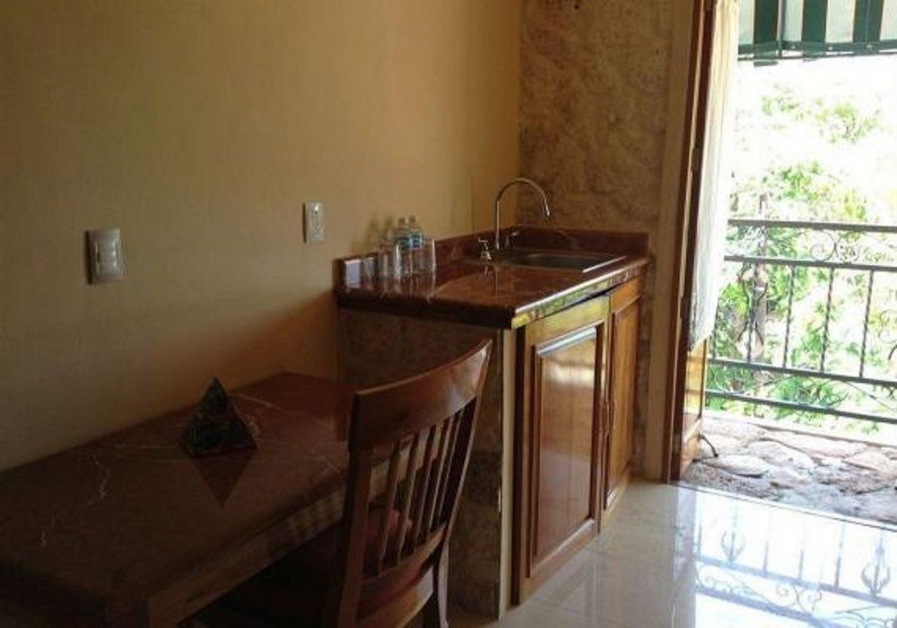 CANCUN INTERNATIONAL SUITES