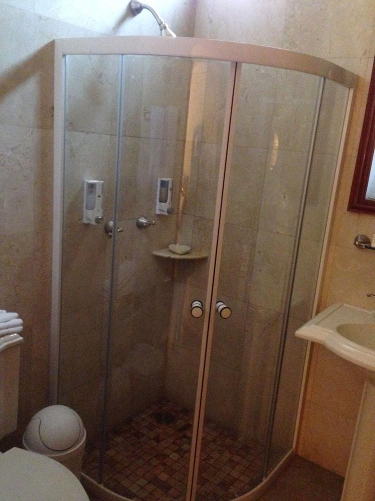 CANCUN INTERNATIONAL SUITES photo 3